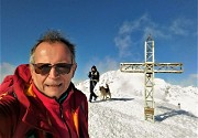 05 Sole e vento in vetta a Cima Grem (2049 m)